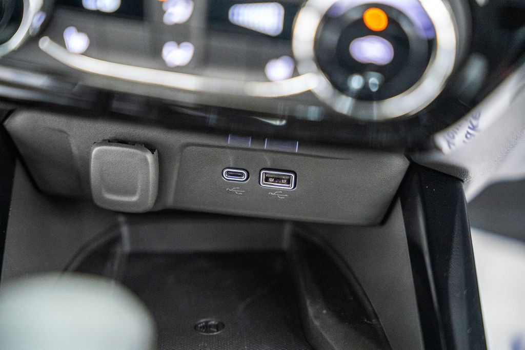 New 2026 Chevrolet Trax LT w/ Sunroof Package FWD image 24