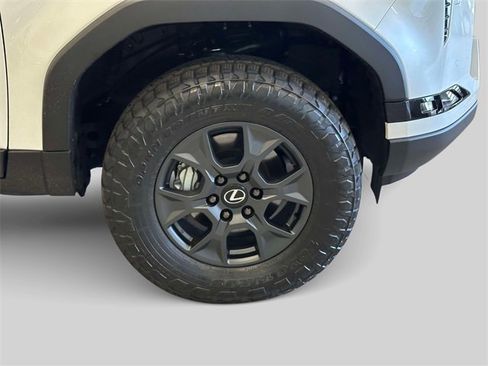 Certified 2025 Lexus GX 550 image 10