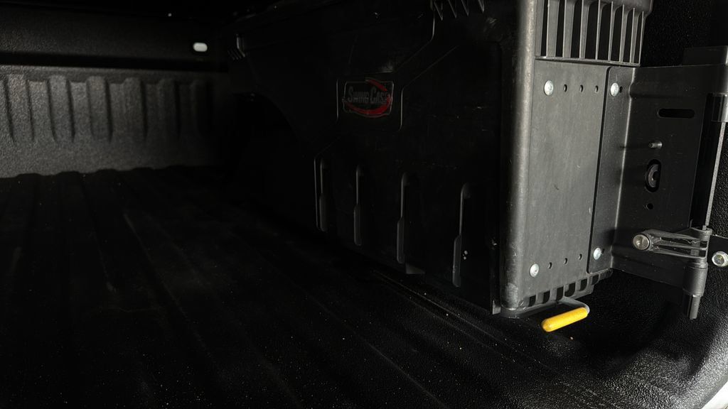 Used 2018 GMC Sierra 1500 SLE AWD/4WD image 8