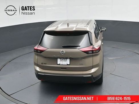 Used 2025 Nissan Rogue SV AWD/4WD image 40