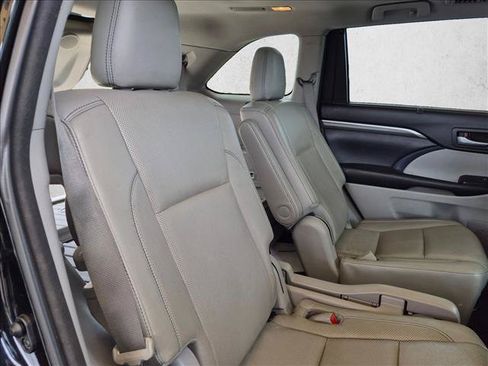 Used 2018 Toyota Highlander Limited Platinum AWD/4WD image 20