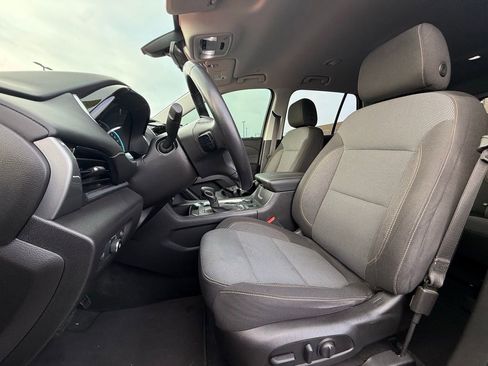 Used 2021 Chevrolet Traverse LT FWD image 21