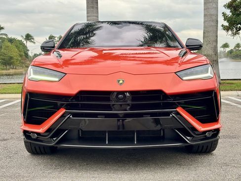 Used 2023 Lamborghini Urus Performante image 3