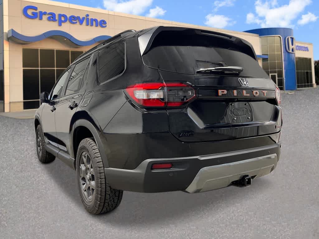 New 2026 Honda Pilot TrailSport image 3