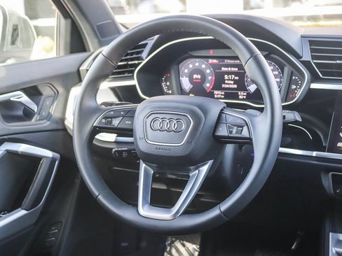 Certified 2025 Audi Q3 2.0T Premium w/ Convenience Package AWD/4WD image 16