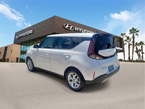Used 2023 Kia Soul LX w/ Option Group 015 image 2