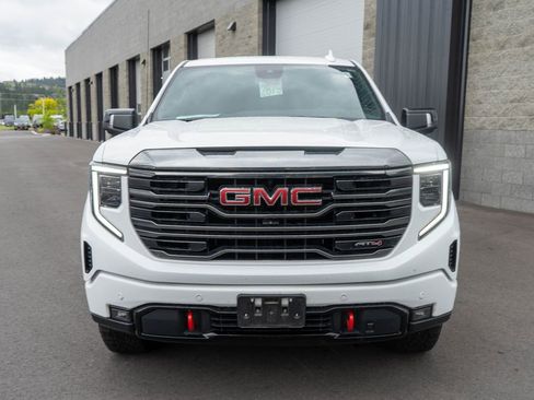 Used 2023 GMC Sierra 1500 AT4 w/ AT4 Preferred Package AWD/4WD image 2