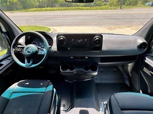 Used 2020 Mercedes-Benz Sprinter 2500 image 22