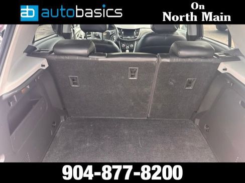 Used 2021 Chevrolet Trax LT FWD image 15