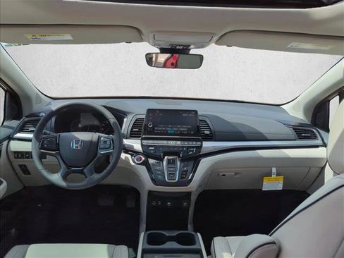 New 2026 Honda Odyssey Touring image 18