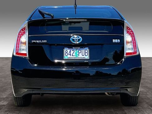 Used 2015 Toyota Prius Two FWD image 6