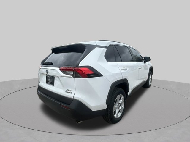 Used 2021 Toyota RAV4 XLE AWD/4WD image 3