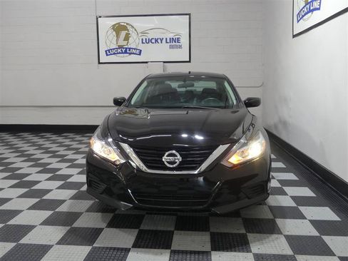 Used 2017 Nissan Altima 2.5 S w/ Power Driver Seat Package FWD image 2
