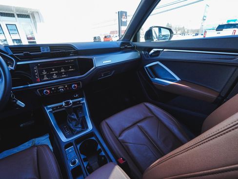 Used 2025 Audi Q3 2.0T Premium image 37