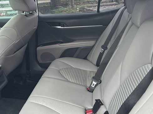 Used 2022 Toyota Camry SE image 29