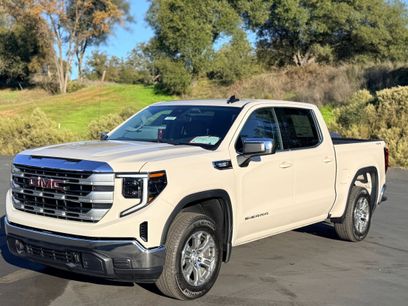 New 2026 GMC Sierra 1500 SLE w/ Max Trailering Package