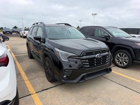 Used 2024 Subaru Ascent Onyx Edition AWD/4WD image 2