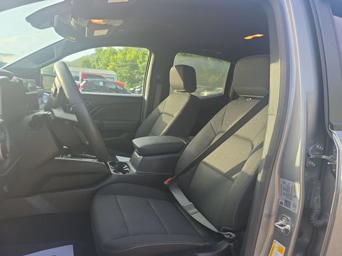 Used 2024 Chevrolet Colorado LT w/ LT Convenience Package II RWD image 11