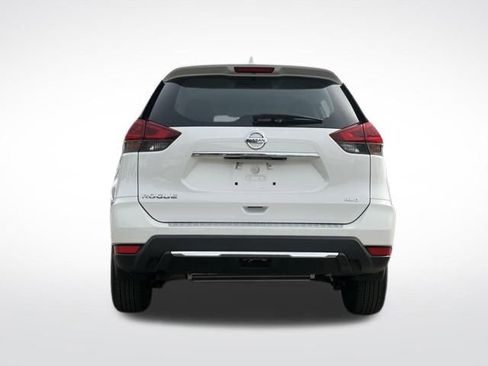 Used 2018 Nissan Rogue S image 24