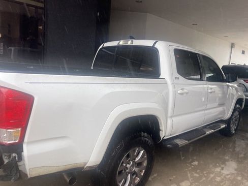 Used 2016 Toyota Tacoma SR5 image 5