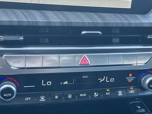 Used 2024 Kia Telluride EX image 33