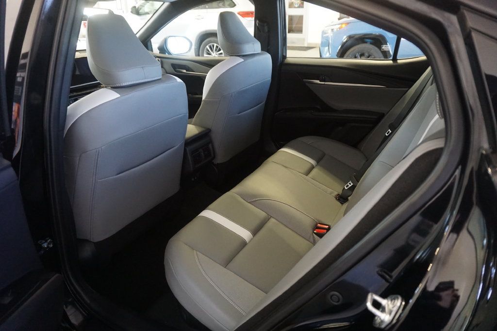 Used 2025 Toyota Camry SE AWD/4WD image 20