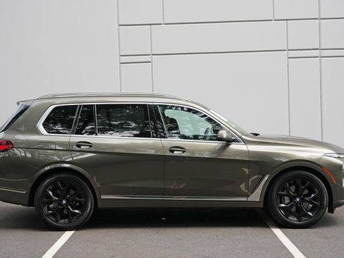 Used 2025 BMW X7 xDrive40i AWD/4WD image 60
