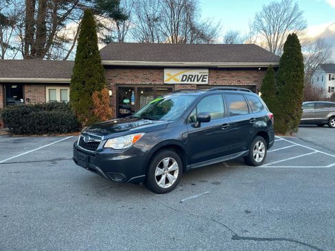 Used 2015 Subaru Forester 2.5i Premium w/ All-Weather Package image 3
