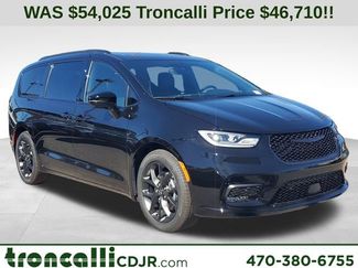 New 2026 Chrysler Pacifica Limited w/ S Appearance Package 360° Tour