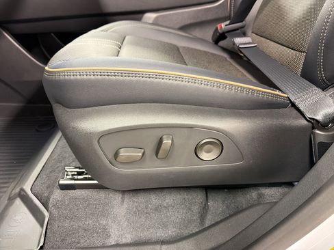 New 2026 Chevrolet Traverse High Country w/ LPO, Floor Liner Package AWD/4WD image 13