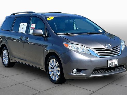 Used 2015 Toyota Sienna XLE Premium AWD/4WD image 2
