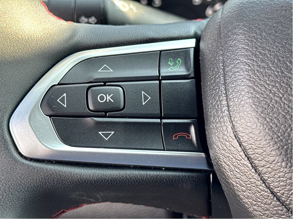 Used 2025 Jeep Compass Trailhawk AWD/4WD image 15