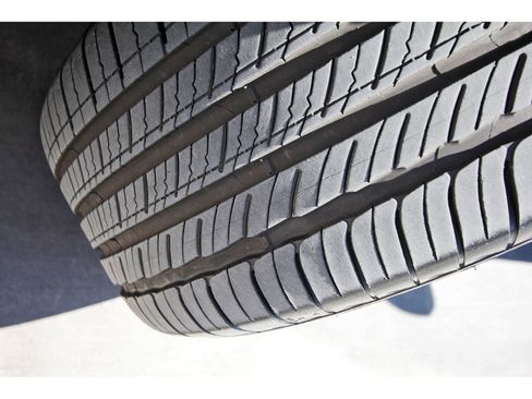 Used 2025 Genesis G80 2.5T image 32