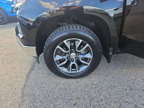 Used 2024 Chevrolet Silverado 1500 LT AWD/4WD image 27