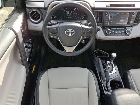 Used 2016 Toyota RAV4 Limited image 11