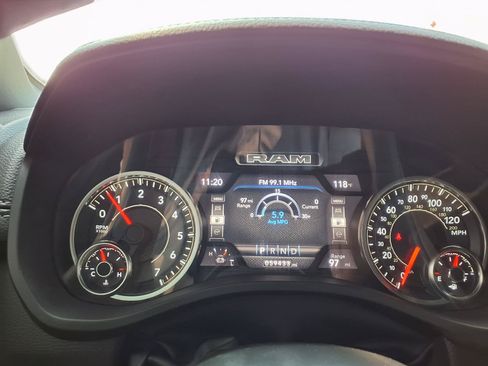 Used 2023 RAM 1500 Laramie AWD/4WD image 9