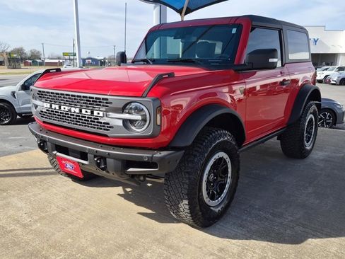 Used 2023 Ford Bronco Badlands image 3