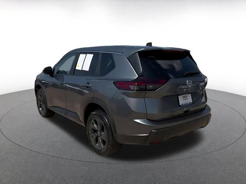 Used 2026 Nissan Rogue SV FWD image 10