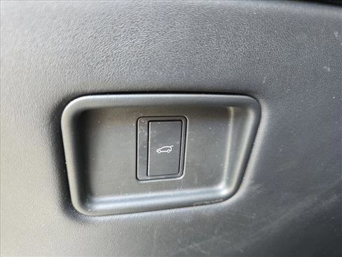 Used 2023 Land Rover Range Rover Long Wheelbase SE image 28