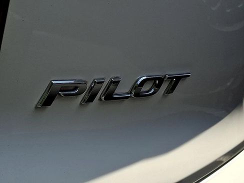 Used 2017 Honda Pilot LX image 31