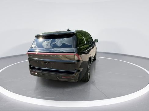 New 2026 Lincoln Navigator Reserve AWD/4WD image 7