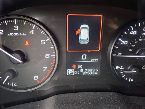 Used 2024 Subaru Crosstrek 2.0i image 3