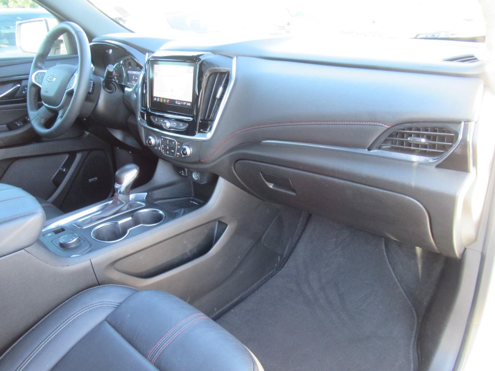 Certified 2022 Chevrolet Traverse RS w/ LPO, 'HIT The Road' Package AWD/4WD image 11
