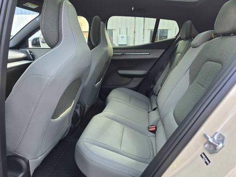 New 2026 Volvo EX30 Cross Country Ultra image 17