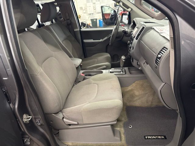 Used 2016 Nissan Frontier SV AWD/4WD image 27