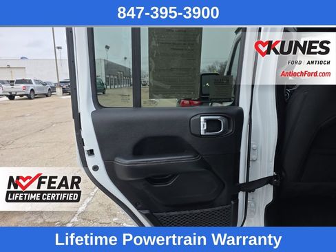Used 2023 Jeep Wrangler Sahara image 18