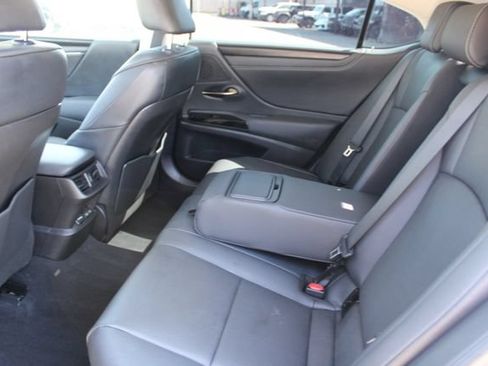 Used 2024 Lexus ES 300h w/ Premium Package FWD image 39