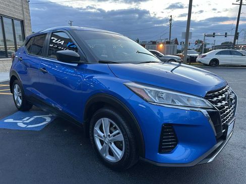 Used 2021 Nissan Kicks S FWD image 3