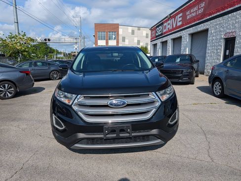 Used 2018 Ford Edge Titanium w/ Technology Package AWD/4WD image 4