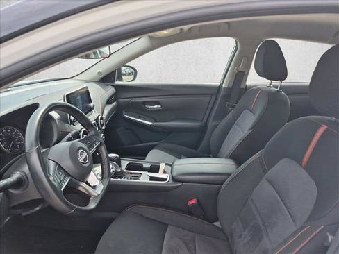 Used 2025 Nissan Sentra SR FWD image 9